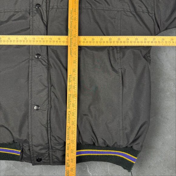 Vintage 80’s Quilted Starter Jacket NBA Los Angeles Spell Out Lakers NBA - XL - Picture 9 of 9